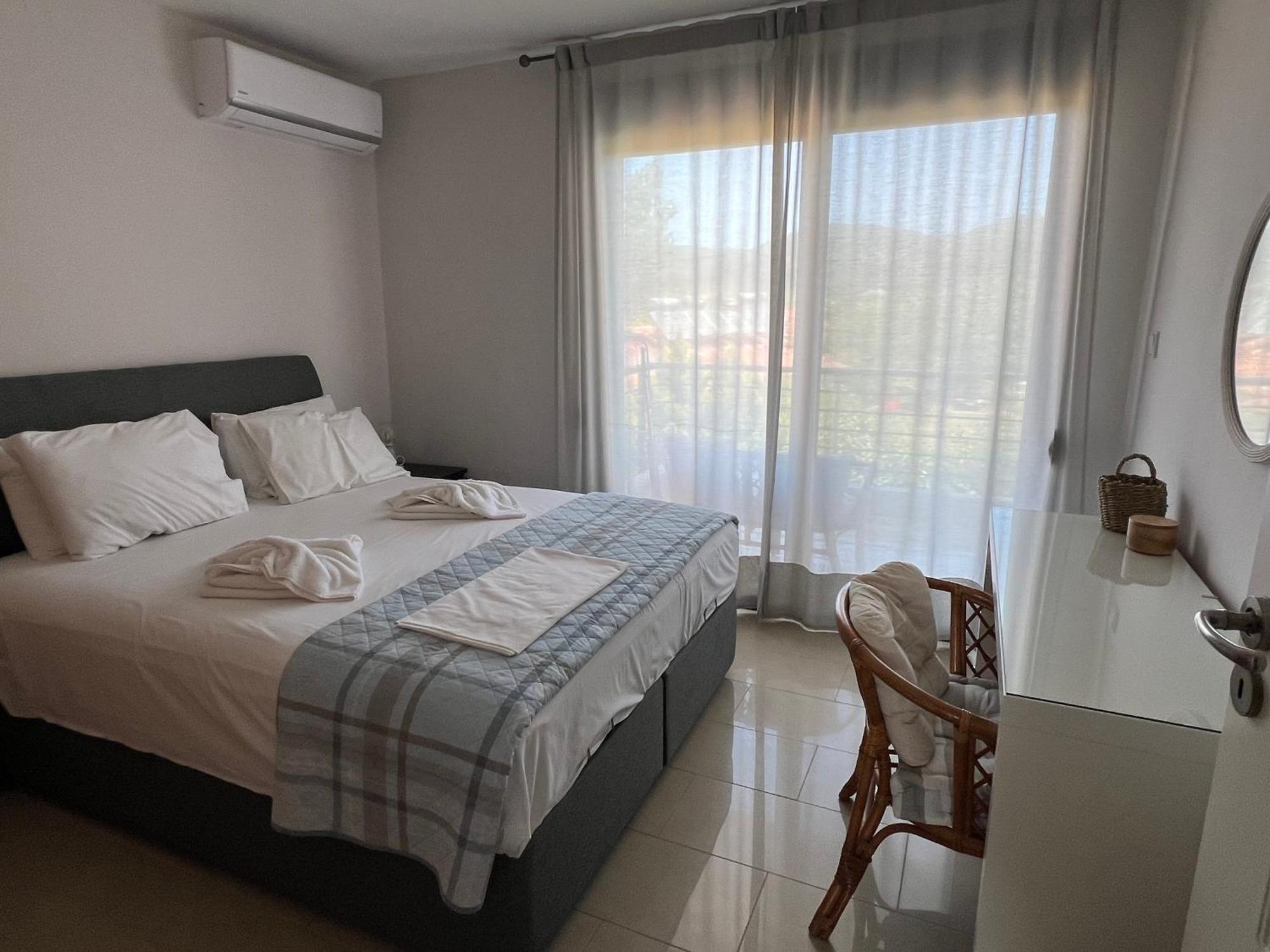 Two-Storey Beachfront Maisonette Toroni Exterior photo
